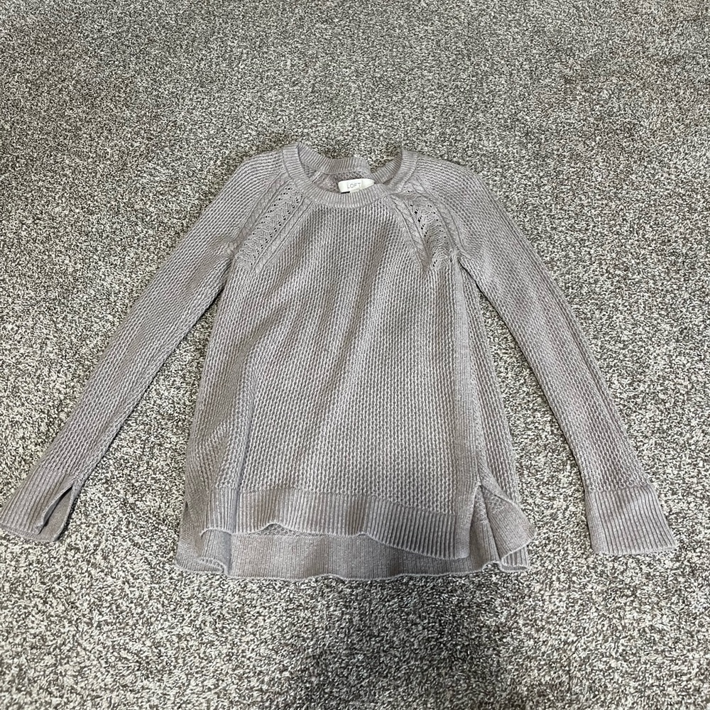 Brown/tan sweater